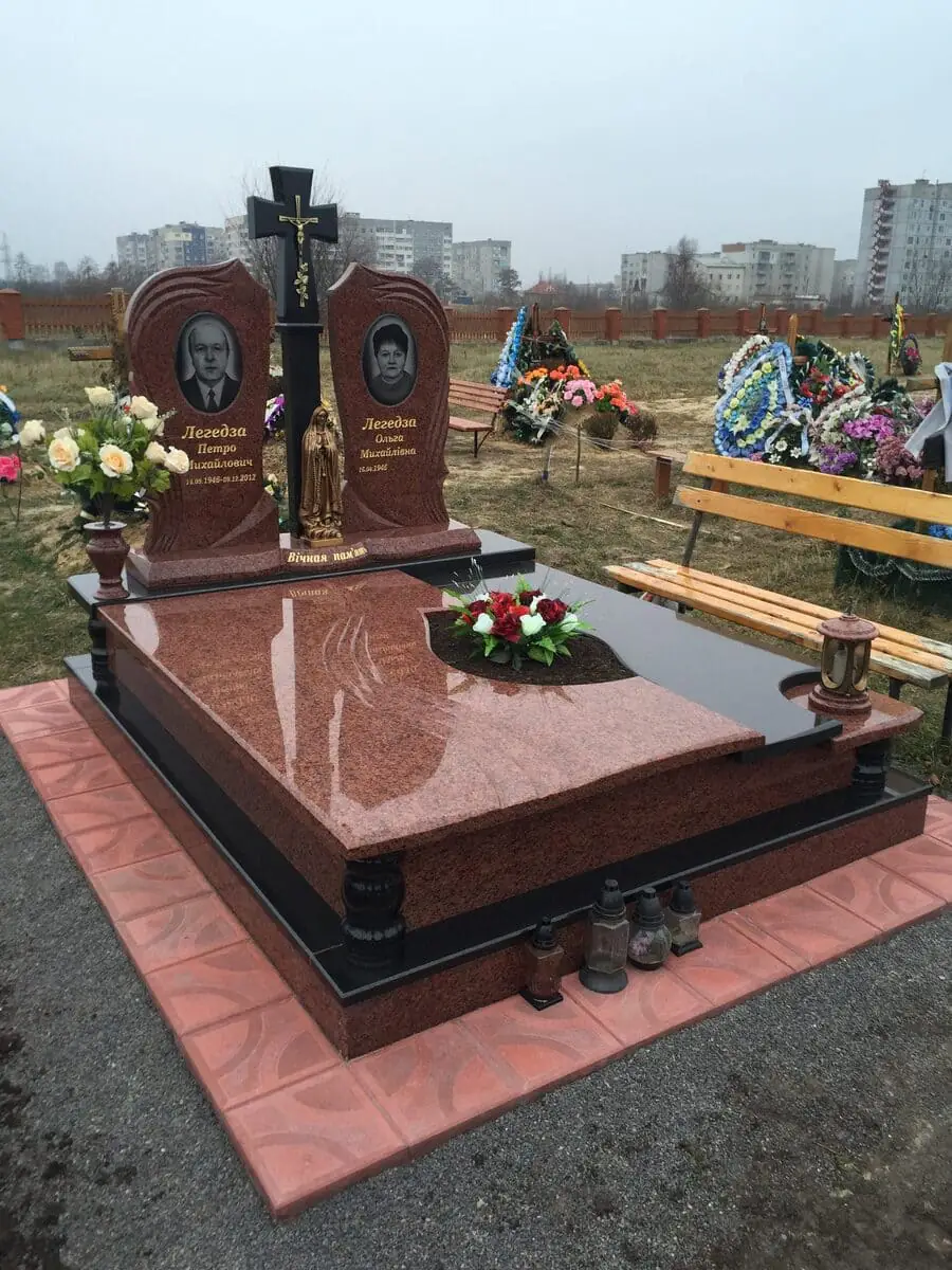 Пам’ятник двійний №306