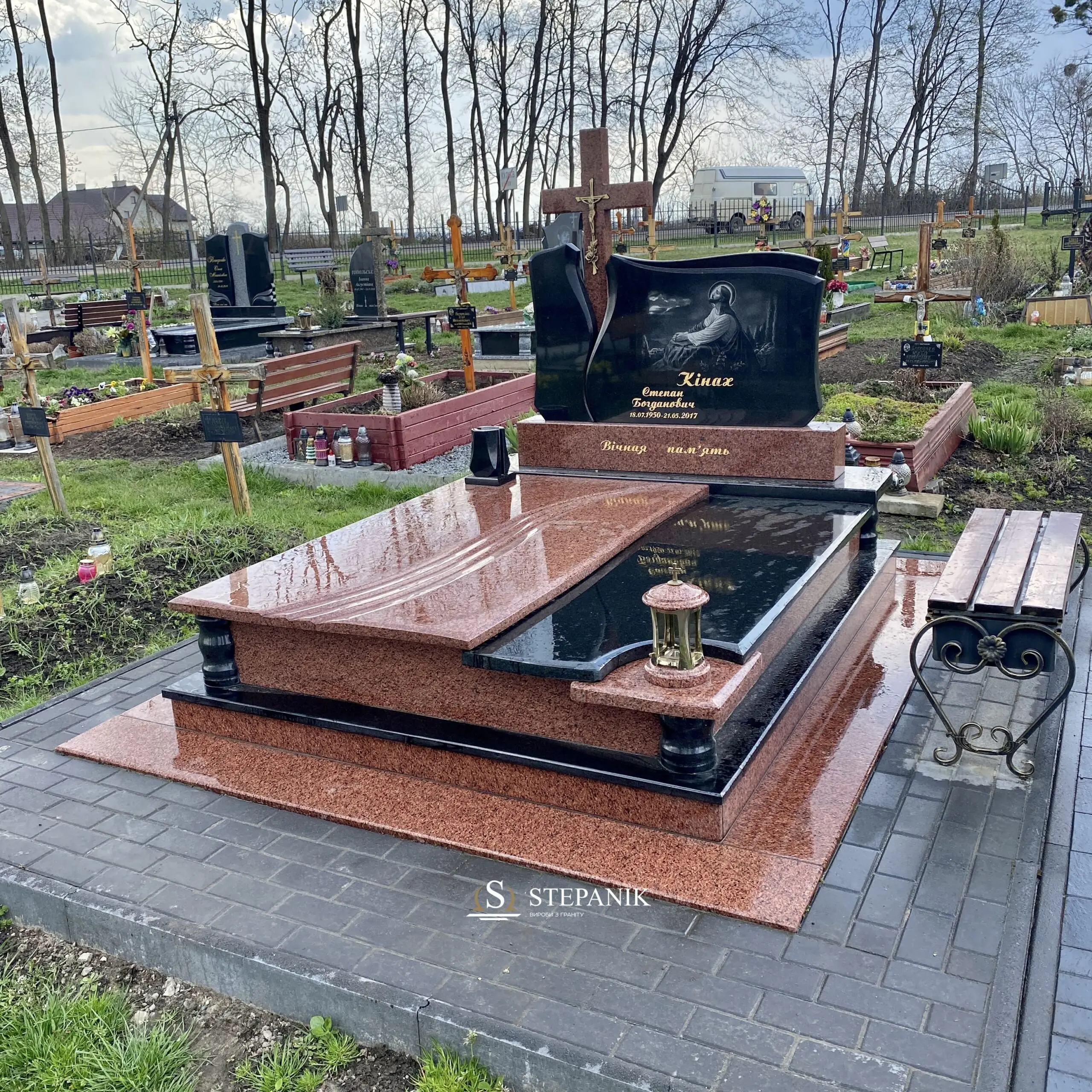 Пам’ятник двійний №380