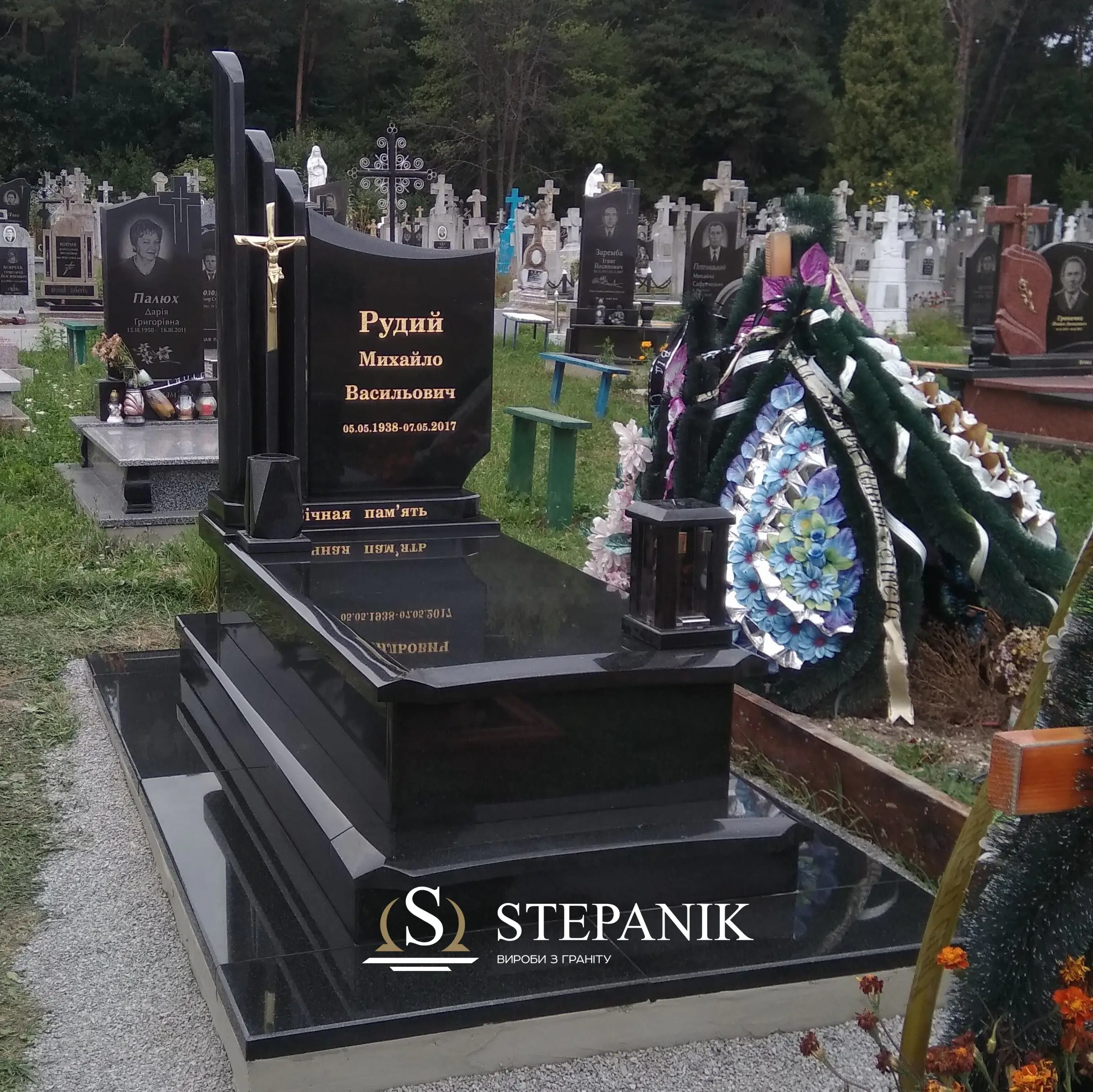 Пам’ятник одинарний №073