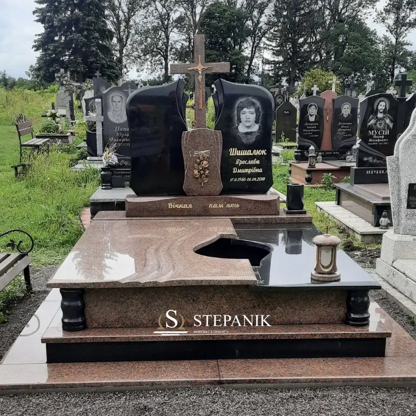 Пам’ятник двійний №365