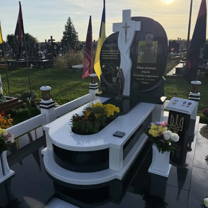 Меморіал для захисника (Модель 171) - Зображення 2