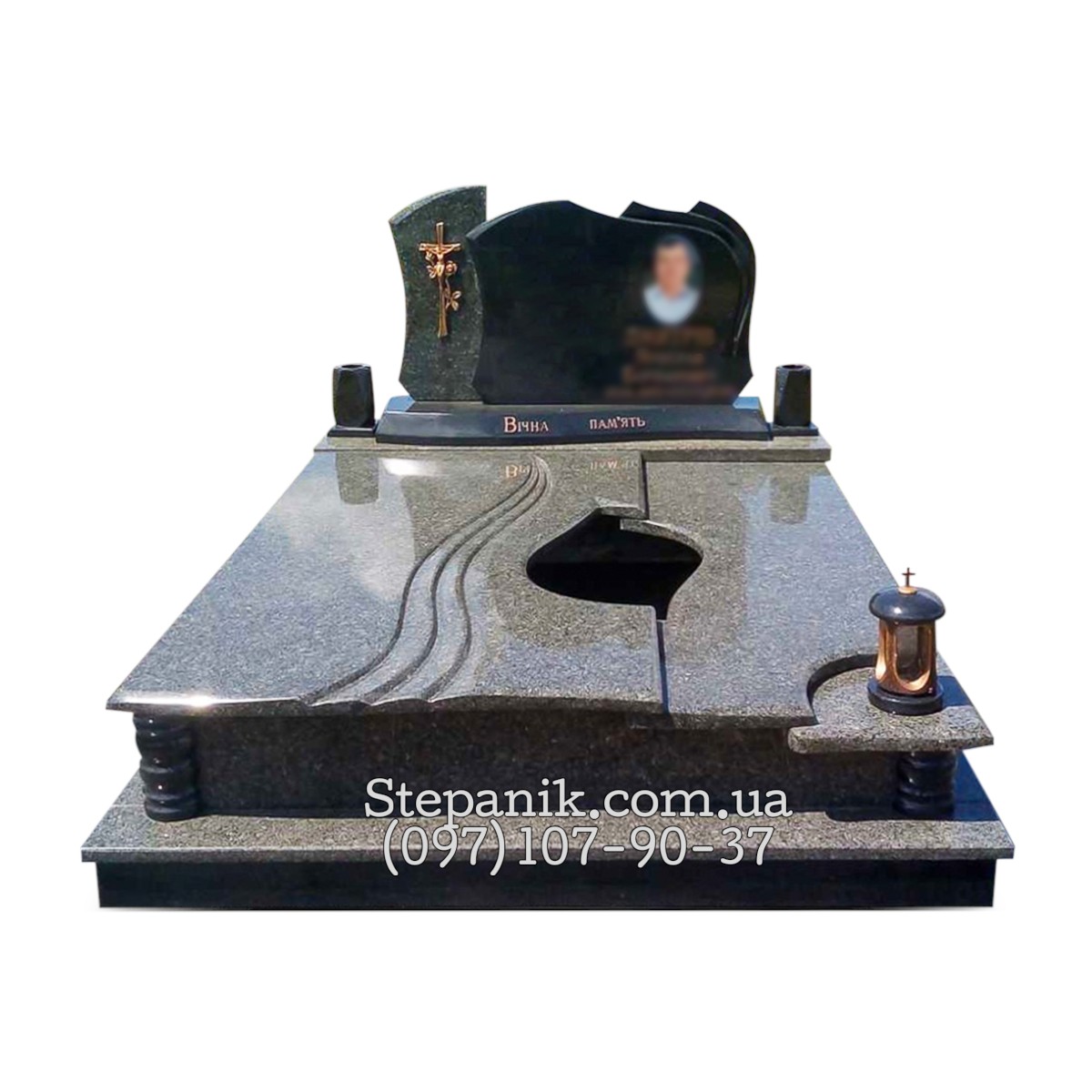 Двійний пам'ятник з граніту човнова та габро класичний (Модель 09)