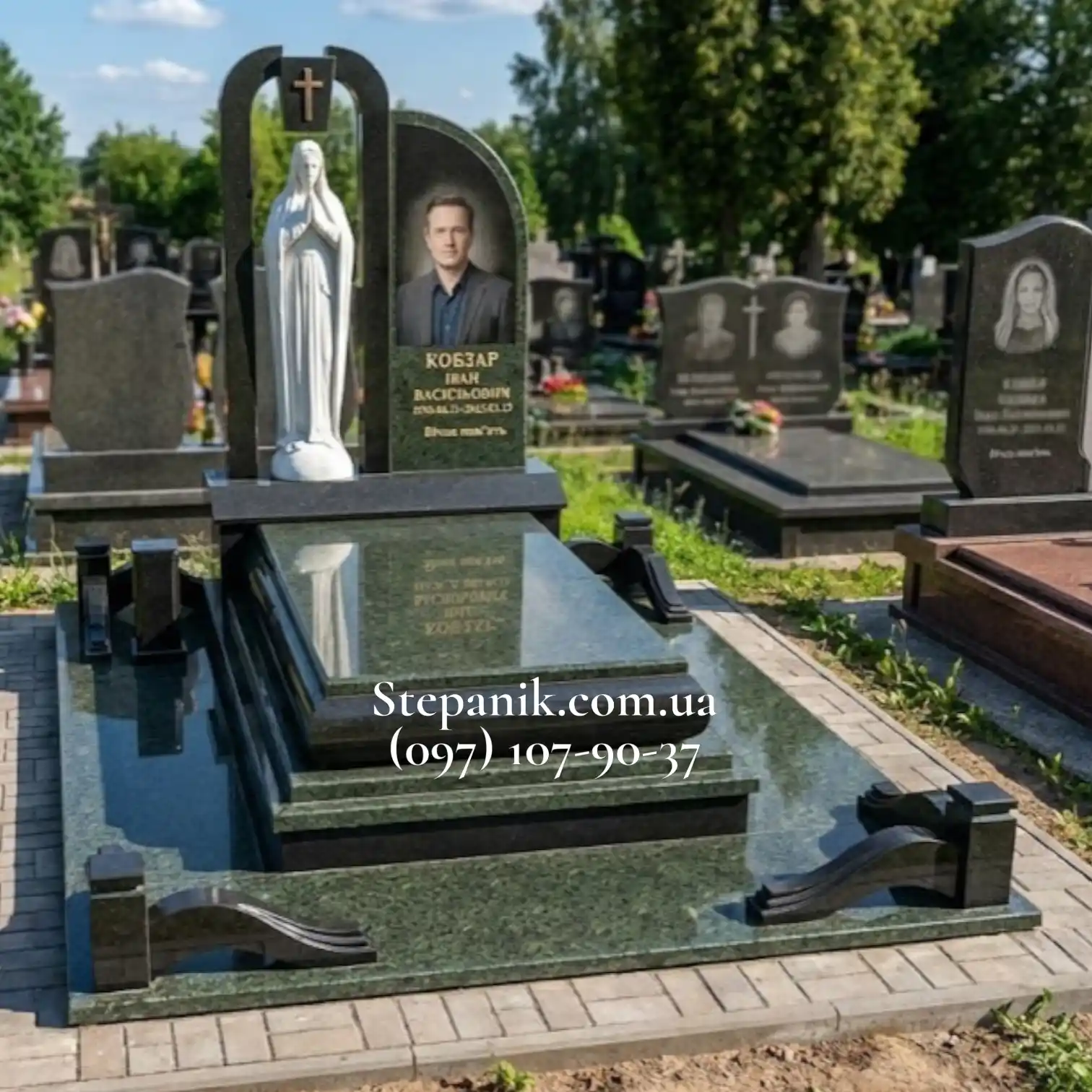 Елітний меморіал на одного з Богородицею (Модель 188)