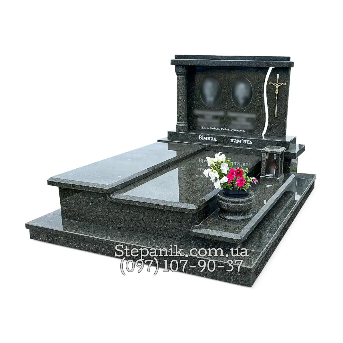 Двійний пам'ятник з граніту човнова прямокутний (Модель 45)