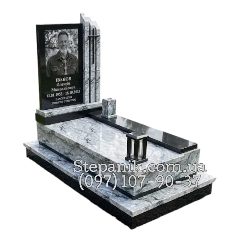 Одинарний пам'ятник з граніту Вісконт норс№2 та Габро лаконічний (Модель 20)