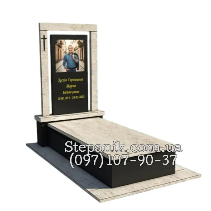 Одинарний пам'ятник з граніту Міленіум крем та Габро з колонами (Модель 21)