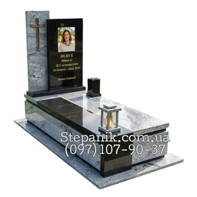 Одинарний пам'ятник з граніту Вісконт та Габро лаконічний (Модель 22)