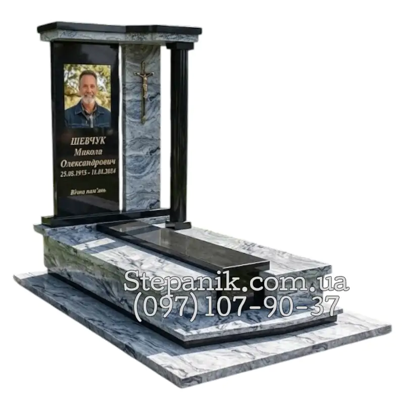 Одинарний пам'ятник з граніту Вісконт норс№2 та Габро з колонами (Модель 46)