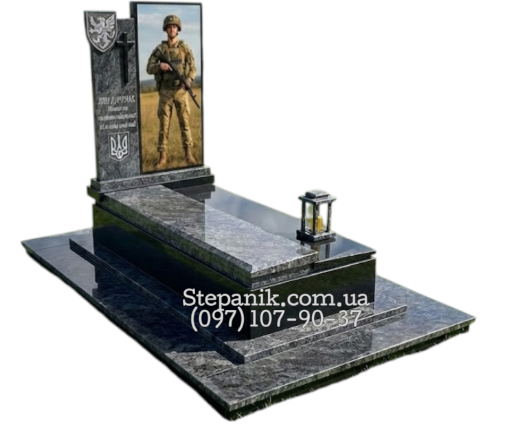 Пам'ятник військовому з граніту оріон та габро (Модель 163)