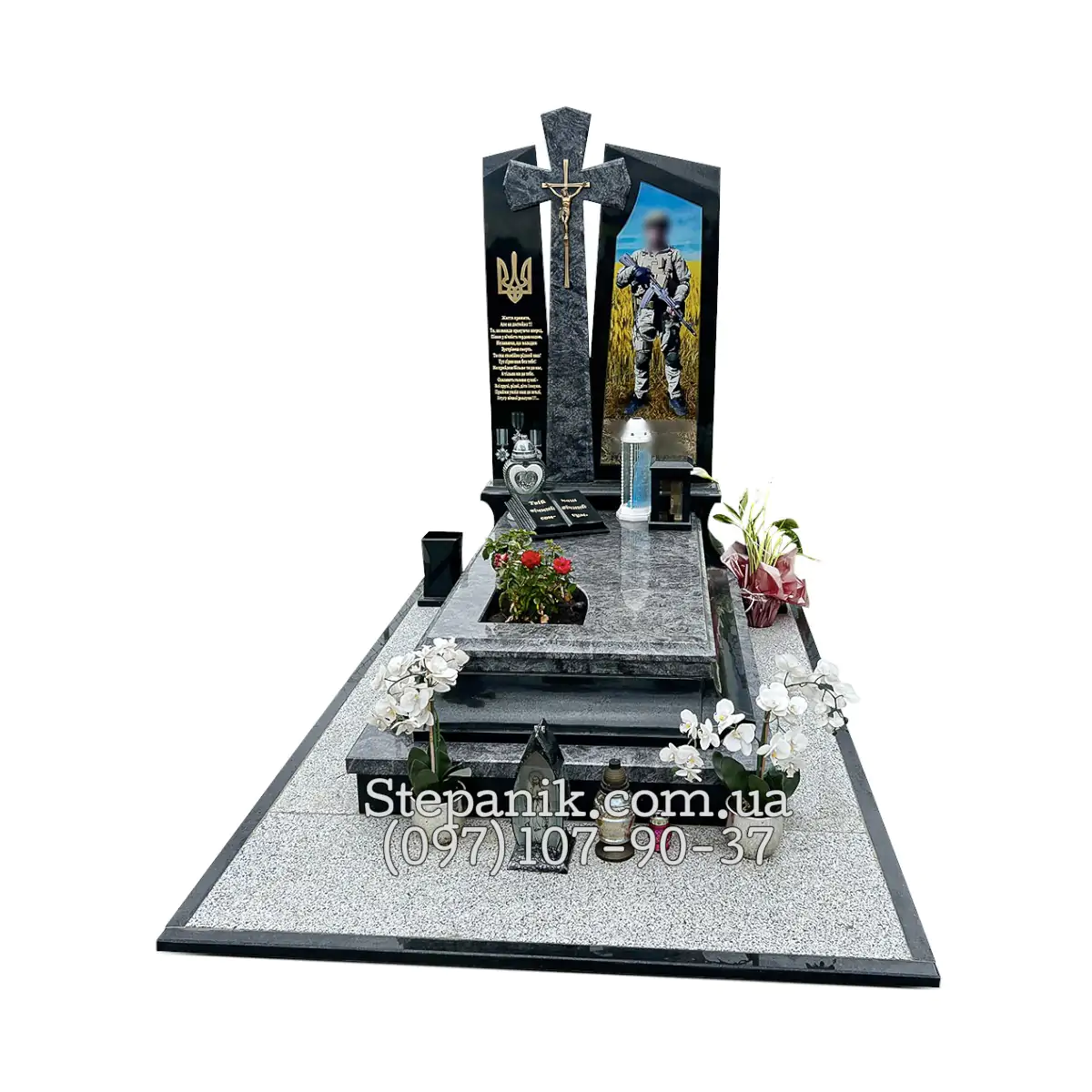 Одинарний пам'ятник з граніту Оріон та Габро з хрестом фігурний (Модель 112)