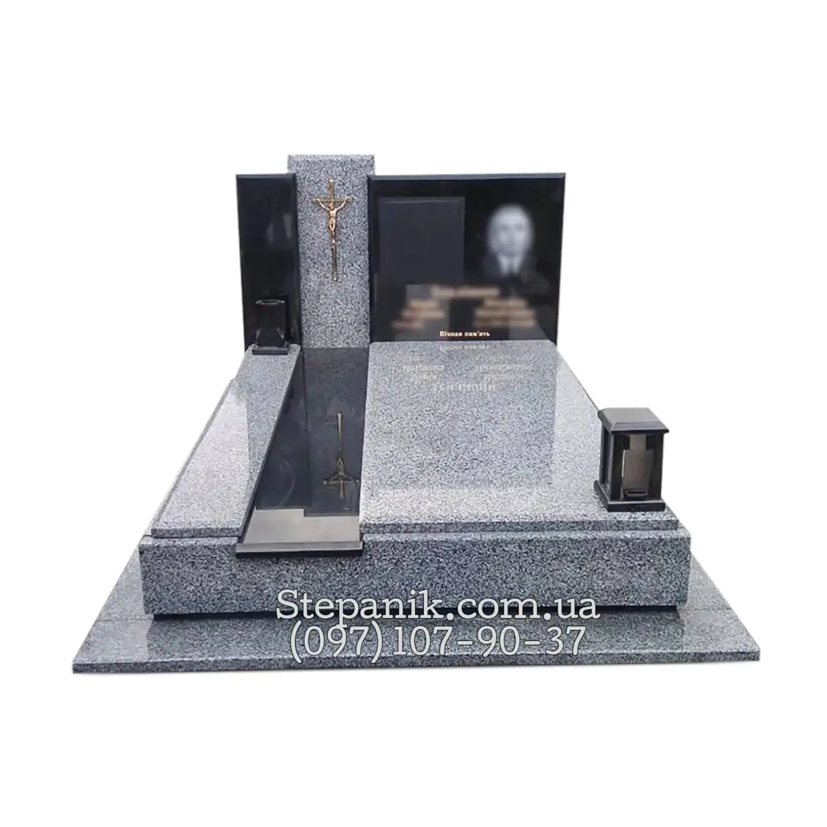 Двійний пам'ятник з граніту покостівка та габро строгий (Модель 68)