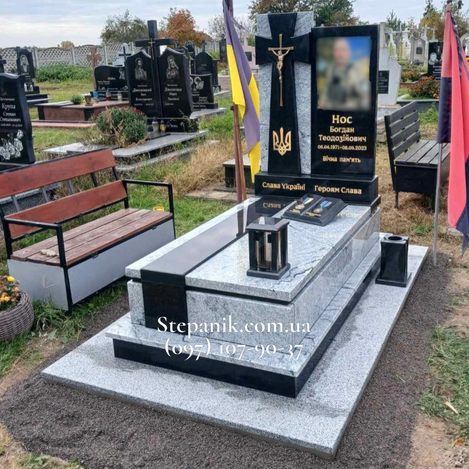 Пам'ятник військовому з хрестом (Модель 192)